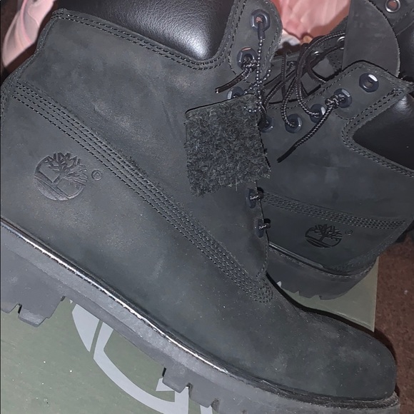 shoes - Picture 6 of 8